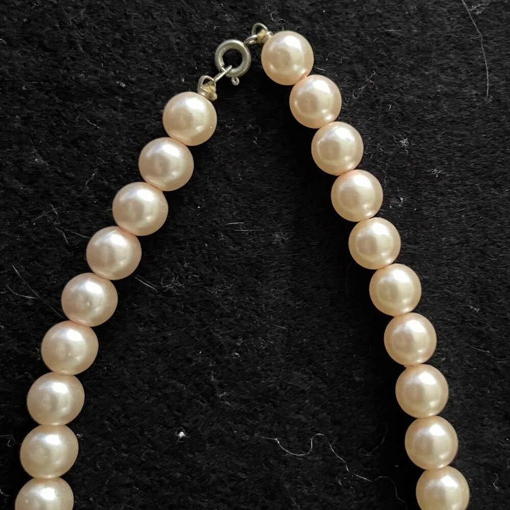 Vintage Estate Faux Pearl, Pink ‘Crystal’ and Silver-Tone Accent Necklace 24” - Picture 3 of 6